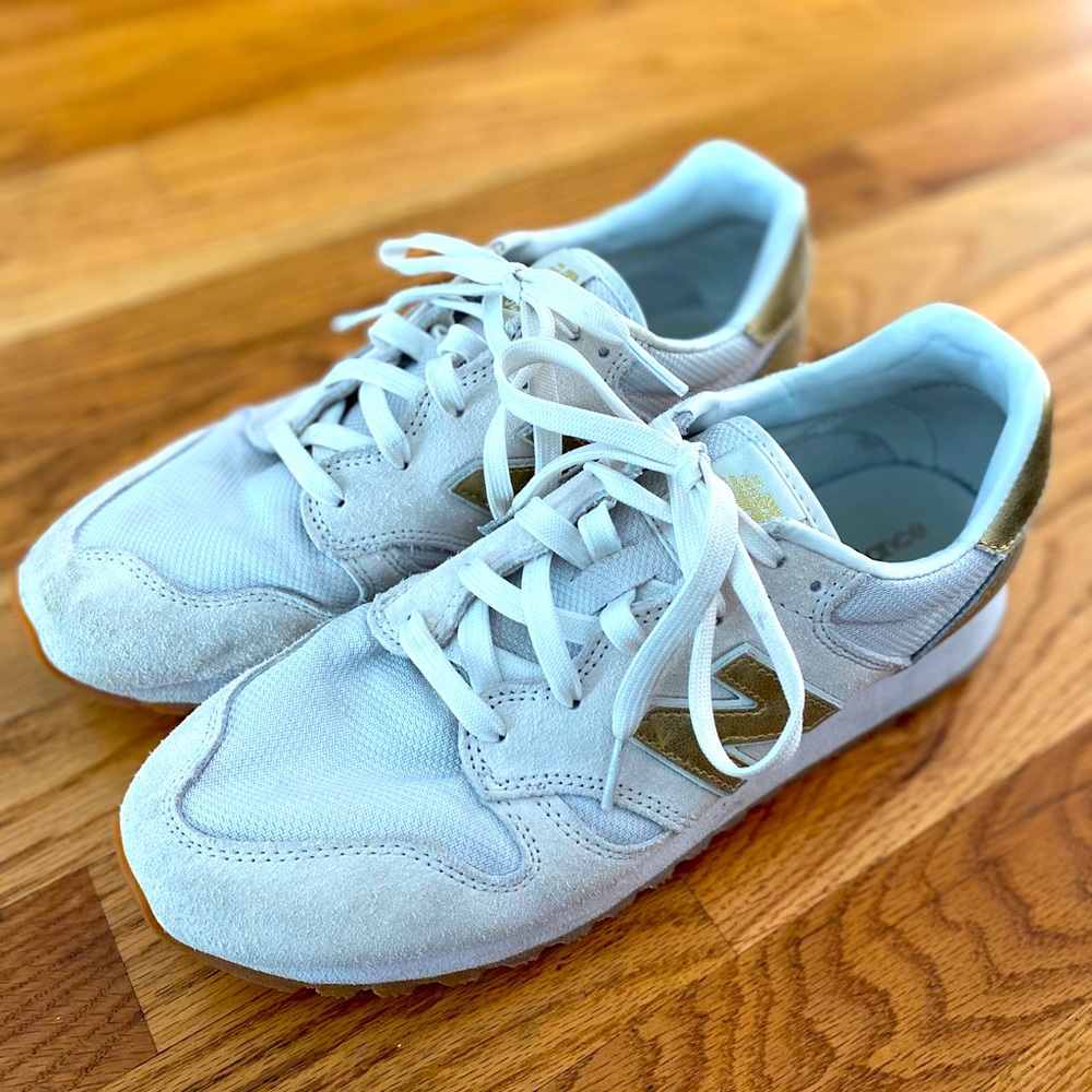 New Balance 520 Sneakers